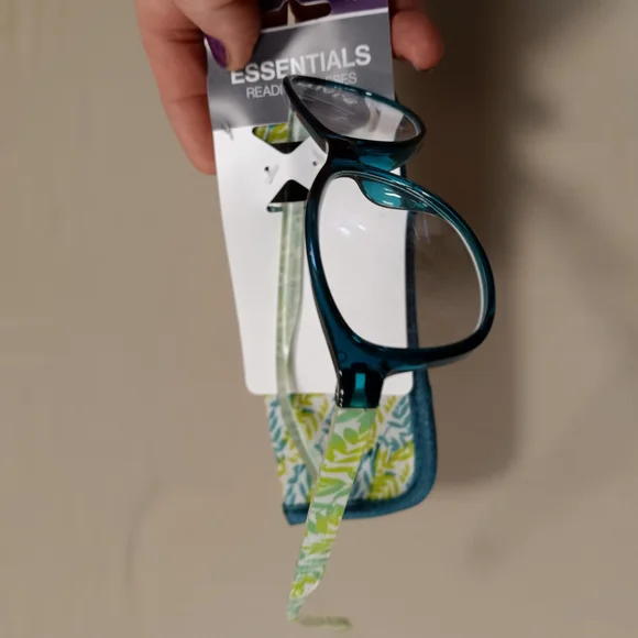 Foster Grant/Essentials Reading Glasses& Cases- 4 Pair +1.25 - Picture 5 of 8